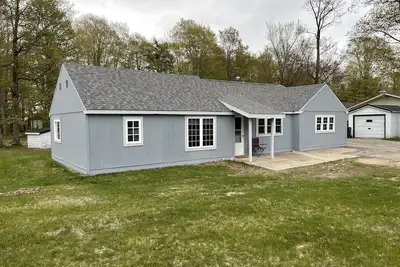 Image de 50 miles from Mackinac Island - Cozy cottage