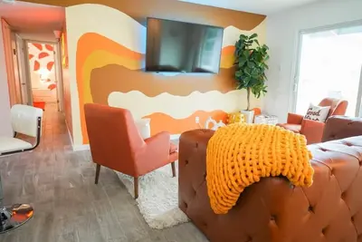 Image de Groovy Getaway - 70s themed house!