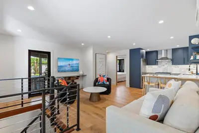 Image de Poolside Bungalow 2 Bedroom/2 Bath with Bonus Family Room