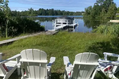 Image de Charming Cottage on Elk River in Elk Rapids – Your Summer Getaway Awaits!