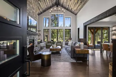 Image de Lucky Elk: 3 En-Suite Bed, Hot Tub, Ev, Fire-pit!