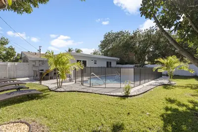 Image de Villa Luxe: Spacious 4 Bd/3ba Heated Pool Bbq Large Fenced-In Yard
