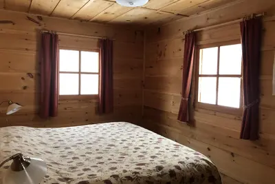 Image de Cozy and remote off-grid Cabin - find peace, relax, enjoy nature.