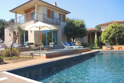 Image de Villa d'Architecte. Piscine. Vue Mer et Montagne-500m de la plage de Ste lucie