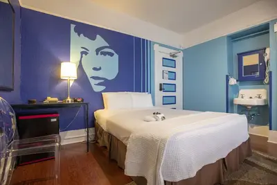 Image de Residential Standard-Queen-Salle de bain et douche