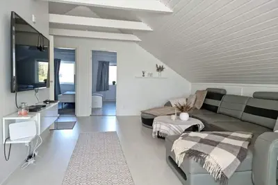 Image de Welcome to the apartment on western Orust.
