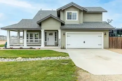 Image de Quaint Farmhouse Home