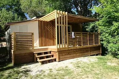 Image de Chalet Pili-pili Bois 32m² Confort 3 chambres + terrasse semi-couverte 7 personnes