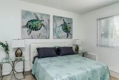 Image de 2bd home with secluded backyard w Bbq near the  beach