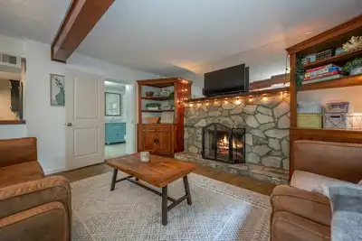 Image de Country View Oasis with Fireplace and Firepit
