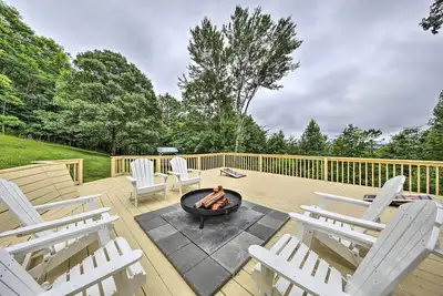 Image de Huge Blairsville Cabin: Game Room + Mtn View!
