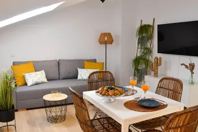 Image de Holidays2Malaga Trinidad Stunning renovated 1 bedroom penthouse close to center