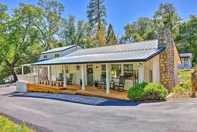 Image de Steps to Dtwn Murphys: Cottage w\/ Furnished Porch