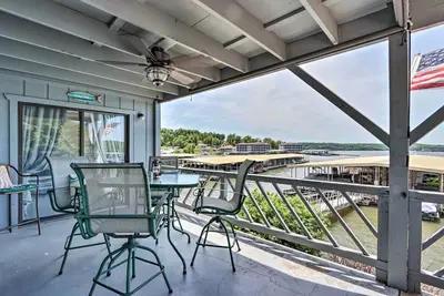 Image de Pool Access & Lake Views: Osage Beach Condo!