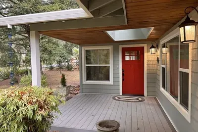 Image de Remodeled one level w\/ yard, heart of lake oswego