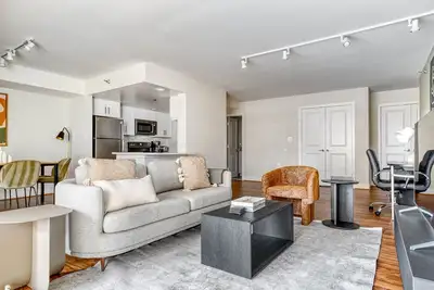 Image de Premium Ballston 2br w/ Concierge, W/D & Pool, near Metro, by Blueground