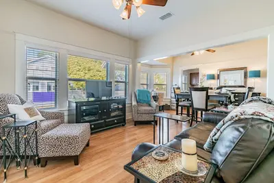 Image de Cute 2 bedroom 2 bath House in Tarpon Springs, Dog Friendly!