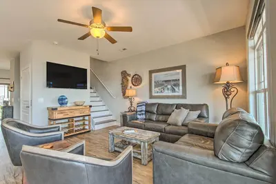 Image de Surf City Escape w/ 6 Decks: Steps To Beach