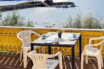 Image de Maison de vacances pour 6 a Naustbukta-By Traum