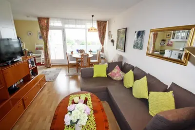 Image de Cozy and well-kept apartment with balcony for 4 people (sofa bed for 2 in the living room).