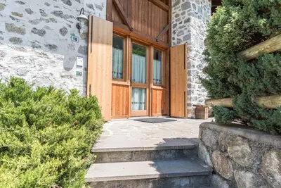 Appartement de vacances 'Maso Noce 2' avec vue sur les montagnes, jardin et Wi-Fi.