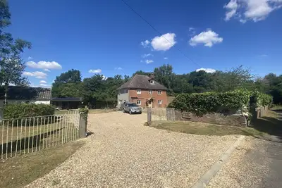Image de English Country House. Amazing views. 40 mins from central London.