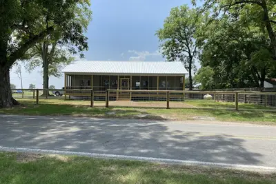 Image de *Brand New Construction* Moon Lake View Cabin