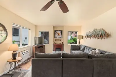 Image de Comfortable, Quiet Stay with Quick Access to Town and Trails