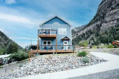 Image de Luxury 4-Bedroom Home, Stunning Views! Near Downtown-Hot Springs & Trails Ac