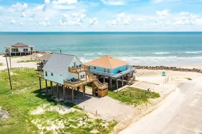 Perfect Spot in Treasure Island-Right by Beach