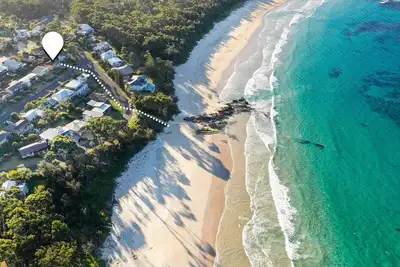 Image de Slice of Heaven at Narrawallee - Wifi available & Outside dogs welcome