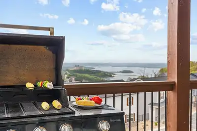 Image de Luxury Home w/ Mtn & Lake Views, Pools & Hot Tub