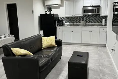Image de Beautiful Miami Pool Lake Studio