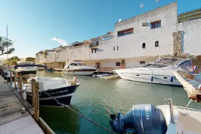 Image de Empuriabrava villa de pêcheur climatisée bord de canal amarre 8m, garage fermé