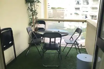 Image de Grand Studio en Hyper Centre au Calme à 100 de la mer et du Port