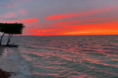 Image de 3 Br 2 Bath Islamorada home with Private Beach Access