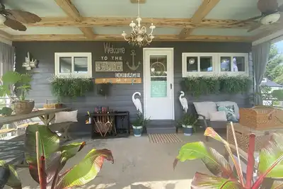 Image de Cedar Point, Sports Force, Island Ferry, Private, Cozy, Beach Cottage Base