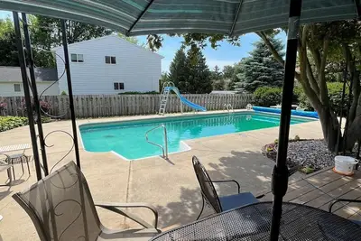 Image de Relaxing 3bdr/2bth home with pool near Msu & parks
