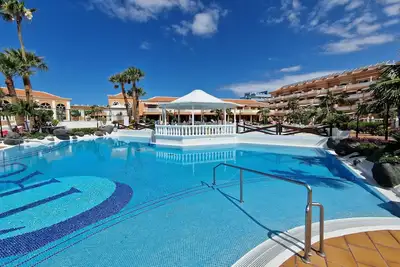 Image de Attique de luxe avec vue imprenable sur la mer, à 100 m de mer, piscine chauffée