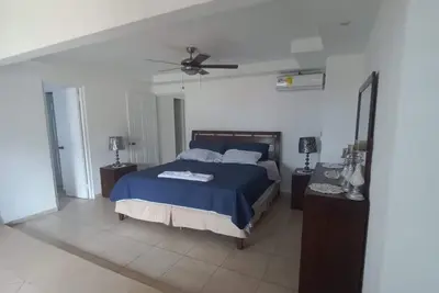 Image de Beautiful 4 bedroom House with Pool!