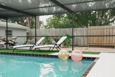 Image de Heated pool and Ping Pong Table, 4 Bedroom Home