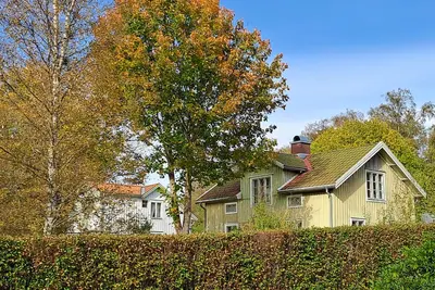 Image de Rosendala long stay by House Viola. Sleeps 12 in own beds. Parking several cars.