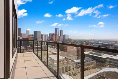 Image de Exceptional Downtown Penthouse - Spacious Terrace