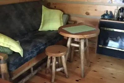Image de Off Grid waterfront cozy log cabin