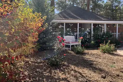 Image de Quaint, Romantic Cabin, Close to Lake, Village, Ski Areas, Hiking/Biking
