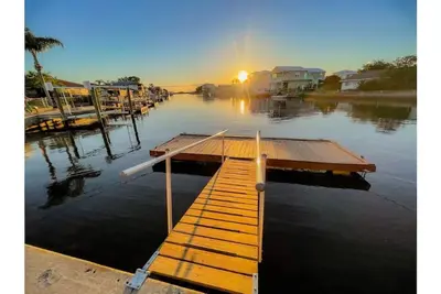 Image de Direct Gulf View\/Access! Kayaks! ! ! Waterfront! ! !