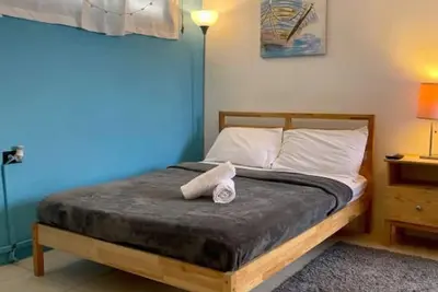 Image de Caracoles #2 Apartment 7 Min to Airport & Free Wi-Fi