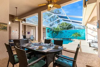 Image de Private Cabana home. Heated pool. 3400 sq ft of luxury! Kids and pets welcome.