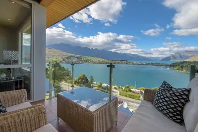 Image de Mountain & lake Views Apartment