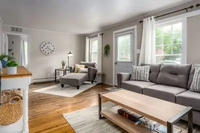 Image de 2 bed, 1 bath, Designated Workspace